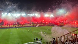 Suporter Rusuh, Laga PSS Sleman Vs Persija Disetop!