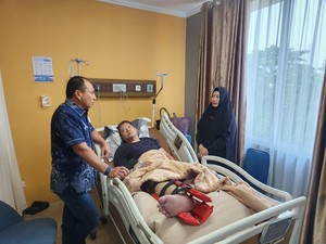 Kapolda Riau Jenguk Wakapolres Kuansing yang Ditabrak Pembalap Liar