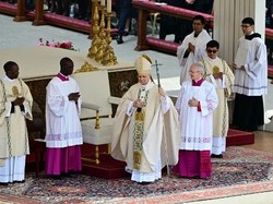 Paus Leo XIV Dilantik, Serukan Perdamaian di Ukraina dan Doakan Gaza Paus Leo XIV Dilantik, Serukan Perdamaian di Ukraina dan Doakan Gaza