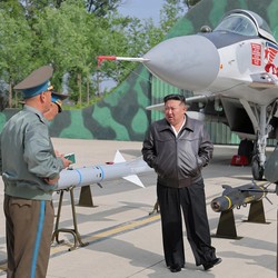 Potret Kim Jong Un Lagi Panas, Mendadak Siapkan Pasukan Perang