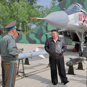 Potret Kim Jong Un Lagi Panas, Mendadak Siapkan Pasukan Perang