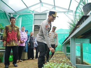Saat Kapolres Ponorogo Blusukan Cek Pertanian Warga