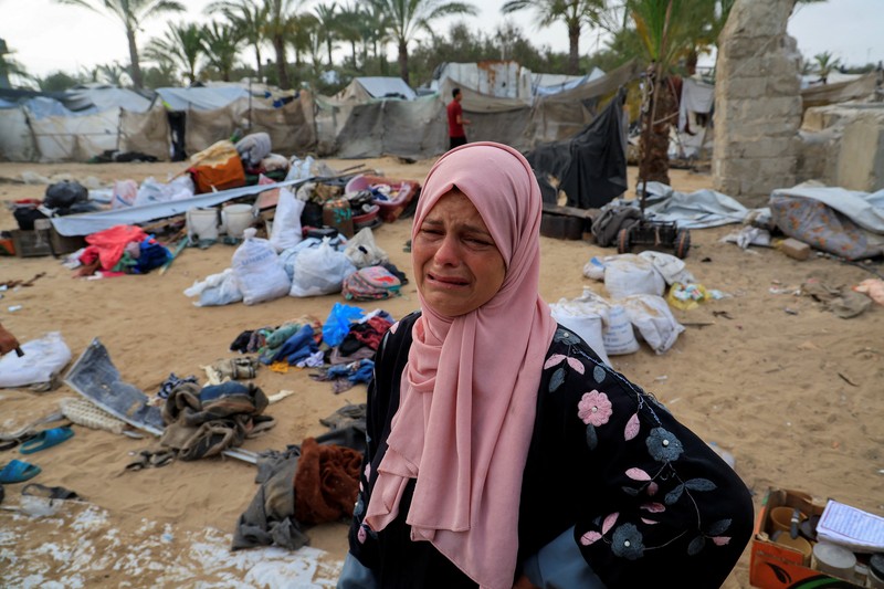 Api membubung dari Gaza utara, seperti yang terlihat dari sisi Israel di perbatasan Israel-Gaza, 17 Mei 2025. Api membubung dari Gaza utara, seperti yang terlihat dari sisi Israel di perbatasan Israel-Gaza, 17 Mei 2025. (REUTERS/Amir Cohen)