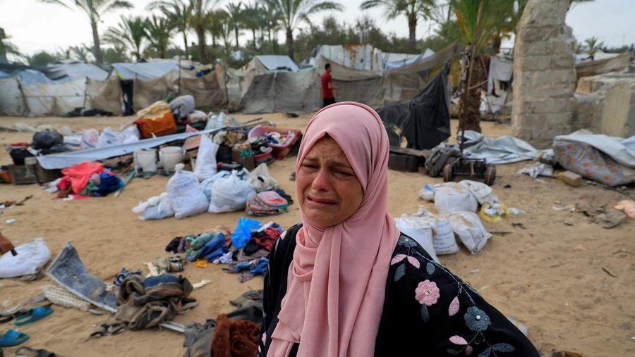 Api membubung dari Gaza utara, seperti yang terlihat dari sisi Israel di perbatasan Israel-Gaza, 17 Mei 2025. Api membubung dari Gaza utara, seperti yang terlihat dari sisi Israel di perbatasan Israel-Gaza, 17 Mei 2025. (REUTERS/Amir Cohen)