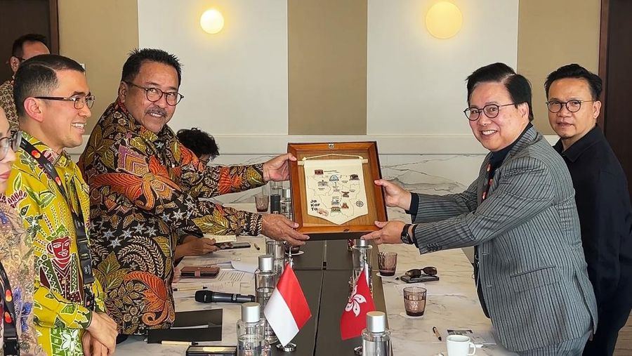 Wakil Gubernur DKI Jakarta Rano Karno kala menghadiri Cannes Film Festival 2025.