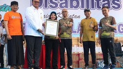 Jalan Sehat dan Senam Disabilitas di HUT Bandar Lampung Raih Rekor MURI