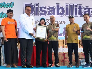 Jalan Sehat dan Senam Disabilitas di HUT Bandar Lampung Raih Rekor MURI