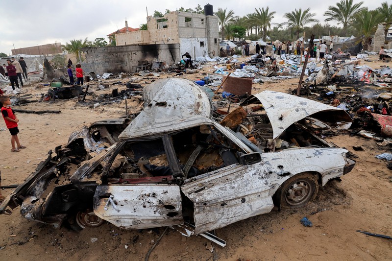 Api membubung dari Gaza utara, seperti yang terlihat dari sisi Israel di perbatasan Israel-Gaza, 17 Mei 2025. Api membubung dari Gaza utara, seperti yang terlihat dari sisi Israel di perbatasan Israel-Gaza, 17 Mei 2025. (REUTERS/Amir Cohen)