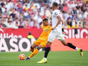 Sevilla Vs Madrid: El Real Kalahkan 9 Pemain Los Palanganas 2-0