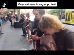 5 Pelaku Vegan Ini Putuskan Makan Daging Lagi Karena Berbagai Alasan