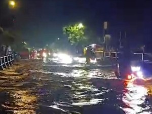 Jalur Pantura Pasuruan Terendam Banjir Akibat Sungai Meluap, Lalin Dialihkan