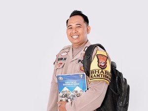 Kelas Bhabinkamtibmas Bripka Riri Bangkitkan Semangat Anak Dayak