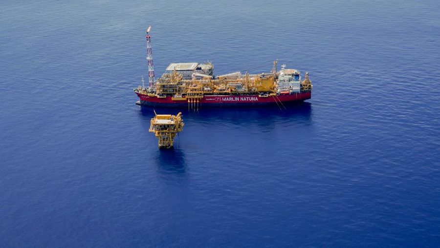 Floating Production, Storage, and Offloading (FPSO) Marlin Natuna, Lapangan Minyak Forel, PSC South Natuna Sea Block B, lepas pantai (offshore) Laut Natuna, Kepulauan Riau. (Dok. Kementerian ESDM)