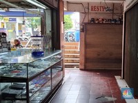 Mengungkap Borok Sepinya Pertokoan Kranji yang Buat Pembeli Kabur