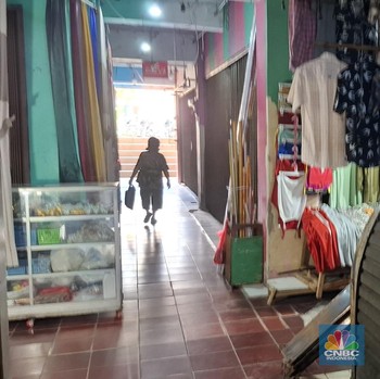 Pertokoan Besar di Bekasi Sepi Bak Kuburan, Ruko Tutup-Pembeli Kabur