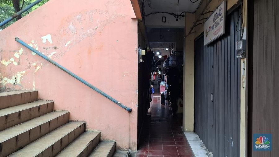Pantauan Kondisi Pertokoan Kranji Bekasi Jawa Barat pada Senin (19/5/2025). (CNBC Indonesia/Chandra Dwi)