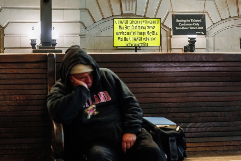 Suasana tidak adanya layanan angkutan umum di New Jersey akibat rencana pemogokan di Penn Station, New York, AS, (REUTERS/Jeenah Moon)