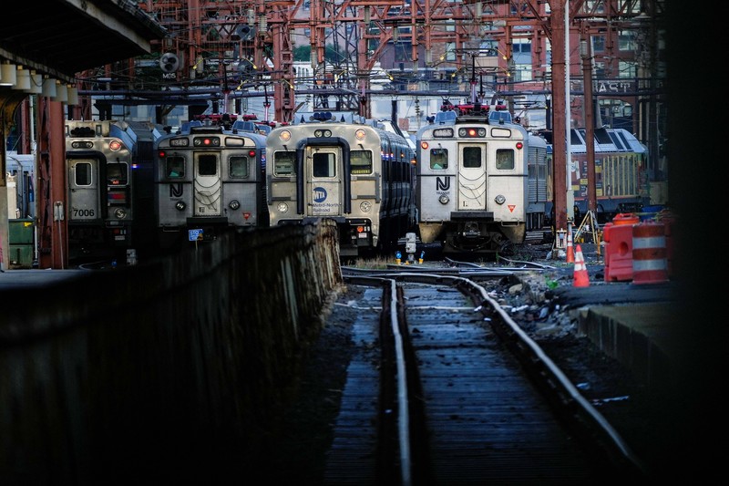 Suasana tidak adanya layanan angkutan umum di New Jersey akibat rencana pemogokan di Penn Station, New York, AS, (REUTERS/Jeenah Moon) Suasana tidak adanya layanan angkutan umum di New Jersey akibat rencana pemogokan di Penn Station, New York, AS, (REUTERS/Jeenah Moon)