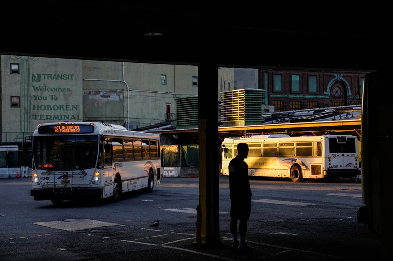 Suasana tidak adanya layanan angkutan umum di New Jersey akibat rencana pemogokan di Penn Station, New York, AS, (REUTERS/Jeenah Moon) Suasana tidak adanya layanan angkutan umum di New Jersey akibat rencana pemogokan di Penn Station, New York, AS, (REUTERS/Jeenah Moon)