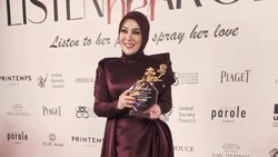 Penegasan UNESCO Gak Terlibat Pemberian Penghargaan untuk Syahrini di Cannes
