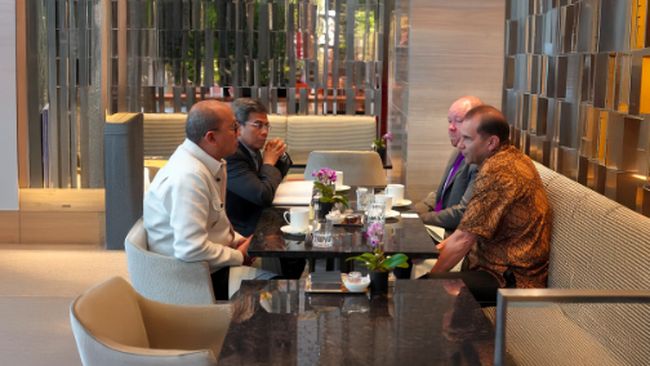Bertemu Produsen New Balance, CEO Danantara Bahas Perang Tarif