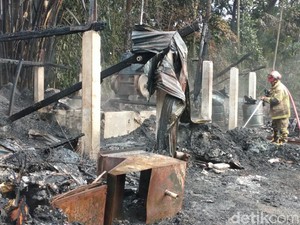 Gudang Rosok di Dompyongan Klaten Ludes Terbakar