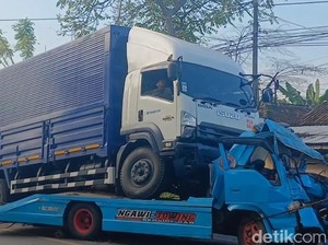 Truk Box Tabrak 2 Kendaraan di Jalur Pantura Probolinggo, 1 Tewas
