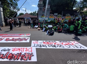 Curhatan Driver Ojol di Banyumas: Narik 12 Jam Cuma Dapat Rp 50 Ribu