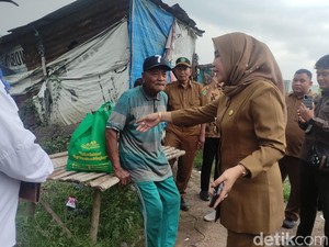 Tasripan Pindah ke Rumah Layak Usai 19 Tahun di Pinggir Lumpur Lapindo