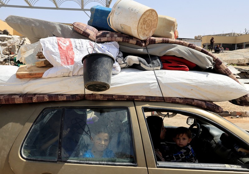 Warga Palestina bergegas meninggalkan rumah mereka di Khan Younis pada Senin (19/4) menyusul perintah evakuasi Israel. (REUTERS/Hatem Khaled) Warga Palestina bergegas meninggalkan rumah mereka di Khan Younis pada Senin (19/4) menyusul perintah evakuasi Israel. (REUTERS/Hatem Khaled)
