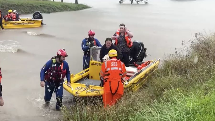 Pemandangan drone menunjukkan daerah yang terendam banjir setelah hujan lebat di Tinonee, New South Wales, Australia, 21 Mei 2025. Harrison Reed/Handout via REUTERS