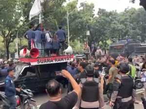 93 Orang Diamankan Buntut Demo Ricuh di Balai Kota Jakarta