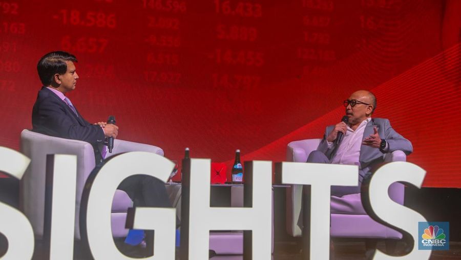 Ekonom Indonesia dan mantan Menteri Keuangan Indonesia, Chatib Basri menyampaikan paparan dalam DBS Asian Insights Conference di Jakarta, Rabu (21/5/2025). (CNBC Indonesia/Faisal Rahman)