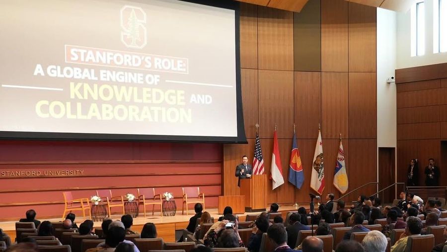 Menteri Koordinator Bidang Infrastruktur dan Pembangunan Kewilayahan, Agus Harimurti Yudhoyono (AHY), hadir sebagai keynote speaker dalam acara Southeast Asia Summit on Prosperity and Sustainability di Stanford University, California, Amerika Serikat pada Selasa (19/5/2025). Menteri Koordinator Bidang Infrastruktur dan Pembangunan Kewilayahan, Agus Harimurti Yudhoyono (AHY), hadir sebagai keynote speaker dalam acara Southeast Asia Summit on Prosperity and Sustainability di Stanford University, California, Amerika Serikat pada Selasa (19/5/2025). (Instagram/agusyudhoyono)