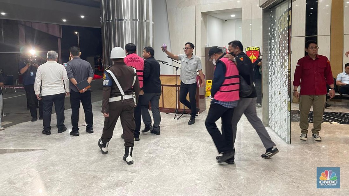 Dari Jaya ke Jurang: Sritex Pailit, Bos Terjerat Hukum!