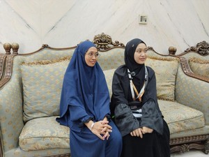 Naik Haji Gantikan Bapak, Jemaah Termuda Berdoa Cita-cita Jadi Polwan Terwujud