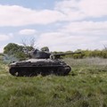 Sebut Elon Musk, Kakek 98 Tahun Hancurkan Mobil Tesla Naik Tank