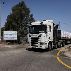 Potret Truk Bantuan Tersendat Masuk Gaza, PBB Teriak!