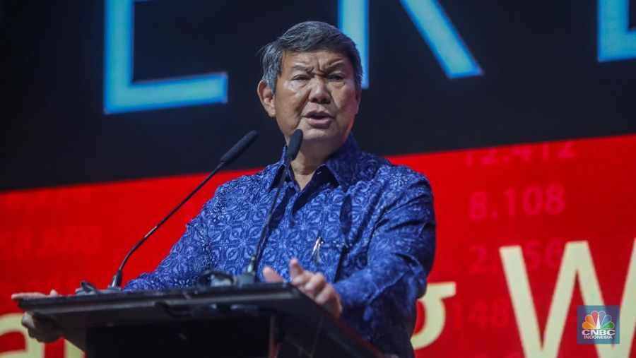 Utusan Khusus Presiden RI Bidang Iklim dan Energi, Hashim Djojohadikusumo menyampaikan paparan dalam DBS Asian Insights Conference di Jakarta, Rabu (21/5/2025). (CNBC Indonesia/Faisal Rahman)