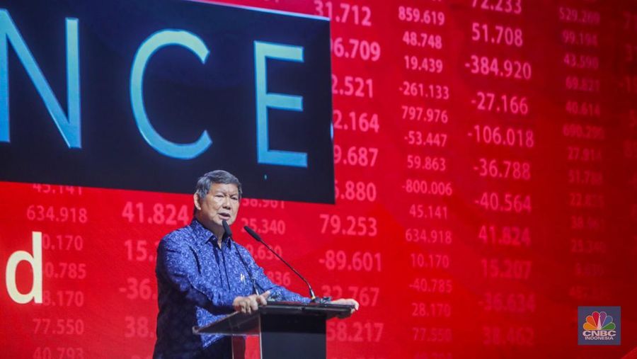 Utusan Khusus Presiden RI Bidang Iklim dan Energi, Hashim Djojohadikusumo menyampaikan paparan dalam DBS Asian Insights Conference di Jakarta, Rabu (21/5/2025). (CNBC Indonesia/Faisal Rahman)