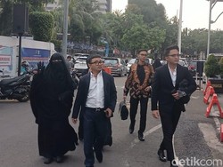 Duduk Perkara Umi Pipik Polisikan 2 Akun Netizen Pembully Duduk Perkara Umi Pipik Polisikan 2 Akun Netizen Pembully