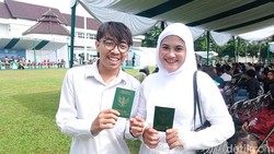 Senyum Bahagia Adam dan Adinda Usai 7 Tahun Menikah Tak Tercatat