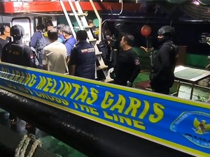 Penampakan Kapal MT Sea Dragon di Karimun, Diduga Angkut 2 Ton Narkoba
