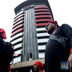 Aksi Massa Buruh Demo di Depan KPK Tuntut Kasus Dugaan Suap Kemnaker
