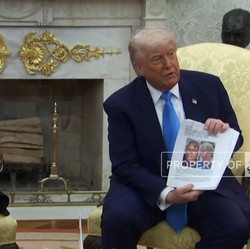 Video: Putar Video Genosida, Pertemuan Trump & Presiden Afsel Panas!