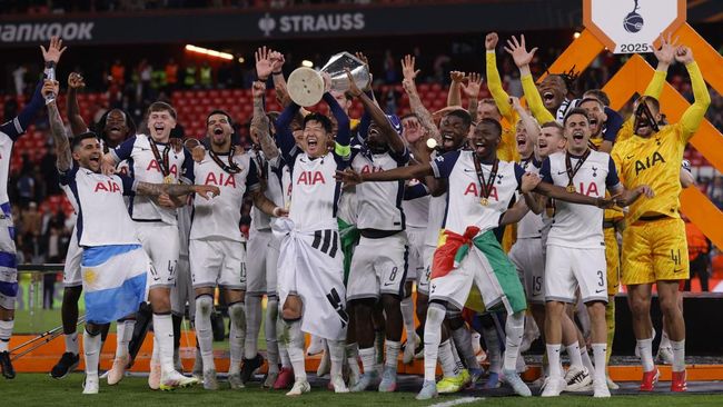 Selebrasi Spurs Juara Liga Europa 2024/2025 Usai Mempermalukan MU