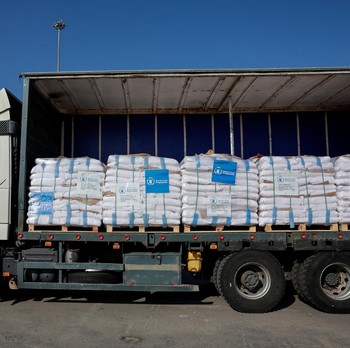 Potret Puluhan Truk Bantuan Kemanusiaan Mulai Memasuki Gaza