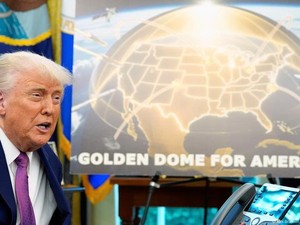 Trump Ingin AS Tempatkan Senjata di Luar Angkasa