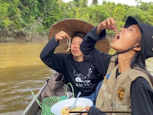Mengenal Cacing Tembiluk, Makanan Unik Suku Dayak
