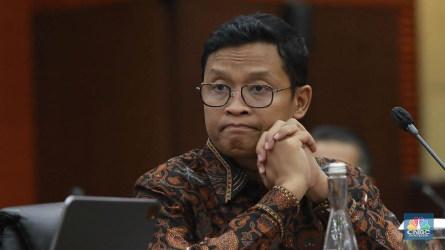 Direktur jenderal pajak (dirjen pajak) Kementerian Keuangan (Kemenkeu) Bimo Wijayanto dalam konferensi pers APBN KITA, di Gedung Kementerian Keuangan, Jakarta, Jumat, (23/5/2025). (CNBC Indonesia/Muhamad Sabki)